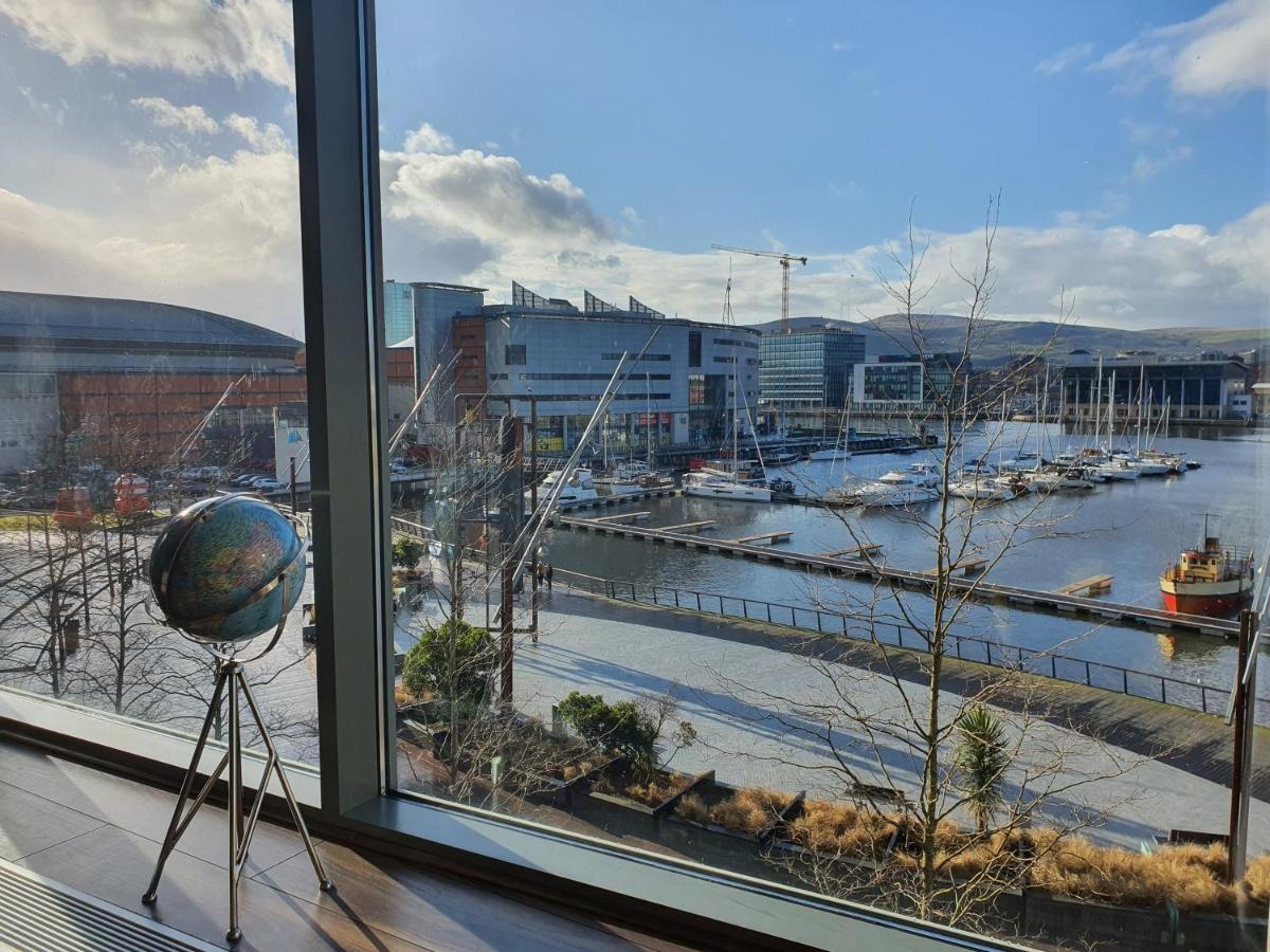 Luxury Apartment Marina Views At Titanic Quarter ベルファスト エクステリア 写真