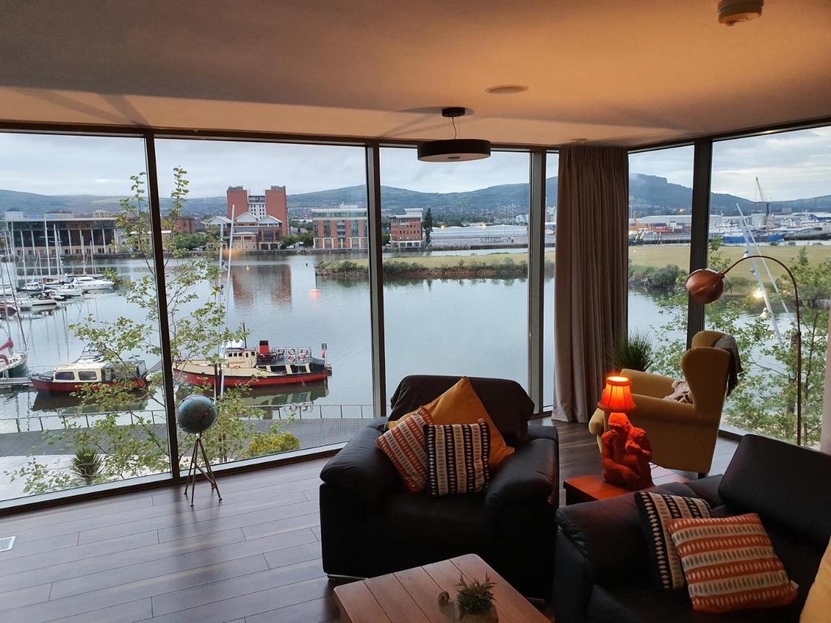 Luxury Apartment Marina Views At Titanic Quarter ベルファスト エクステリア 写真